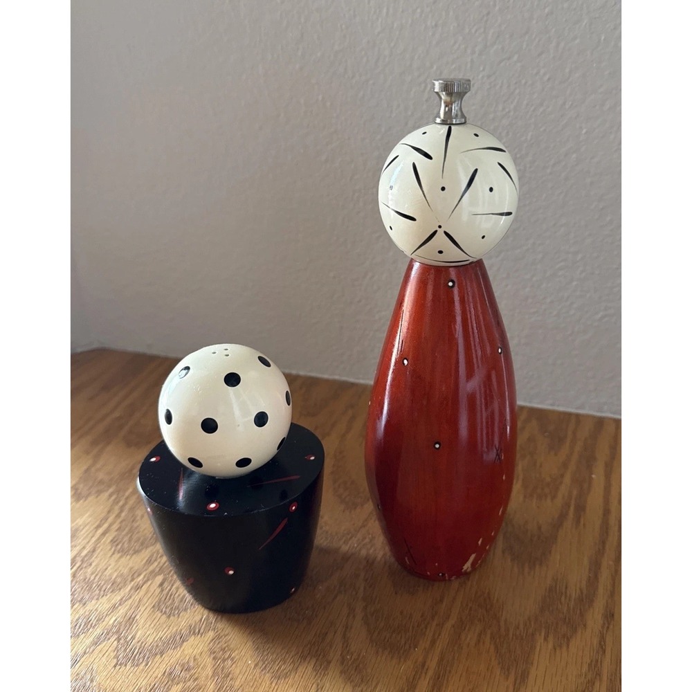 Vtg William Bounds PepArt Pepper Mill Grinder & Salt Shaker Signed Wilhelm 2002